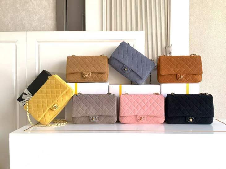 Picture of Chanel Handbags _SKUfw239841535fw